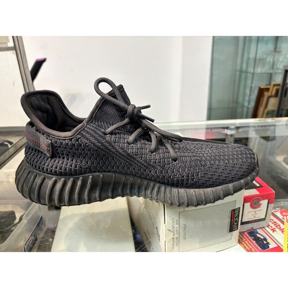 adidas Yeezy Boost 350 V2 Black Non-Reflective Size 9.5 Core Black Sneakers main image 4